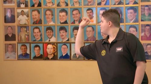 Justin van Tergouw wirft sich warm