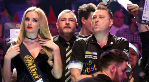 Kevin Painter beim Walk on zur Darts WM 2017