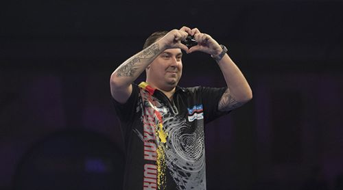 Kim Huybrechts hat ein Herz für Darts