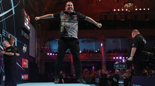 Kim Huybrechts springt an die Decke