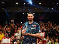 Luke Humphries Titelverteidiger der Czech Darts Open