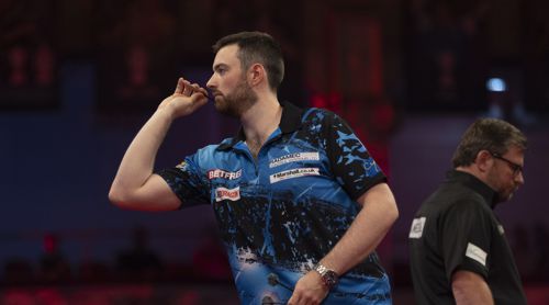 Luke Humphries wirft mit James Wade die Nummer vier aus dem Turnier