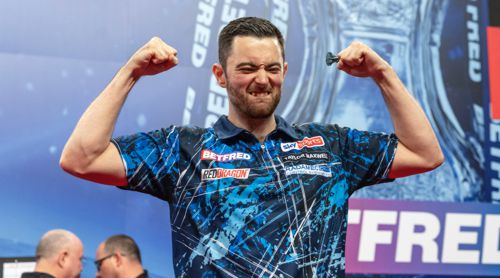 Luke Humphries lässt die Muskeln spielen