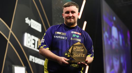 Luke Littler siegt auch in Cardiff