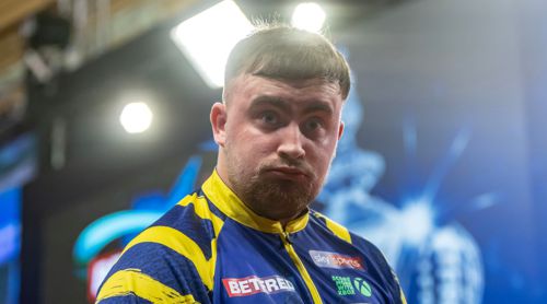 Luke Littler erleichtert nach seinem Sieg