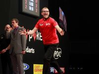 Mark Webster und Jelle Klaasen lieferten sich im Grand Prix Viertelfinale einen Krimi