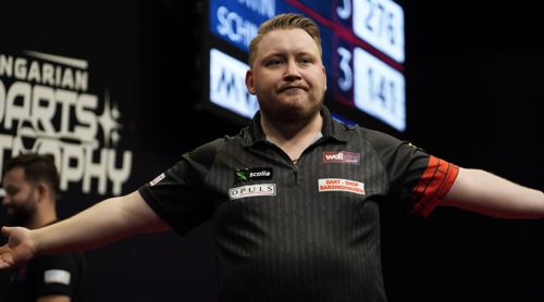 Martin Schindler mit dem 9-Darter