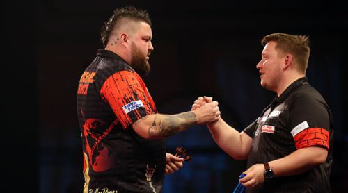 Martin Schindler unterliegt Michael Smith nur knapp