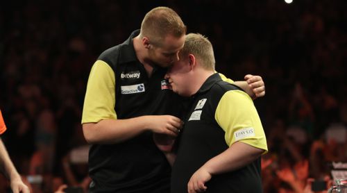 Max Hopp spendet Martin Schindler Trost