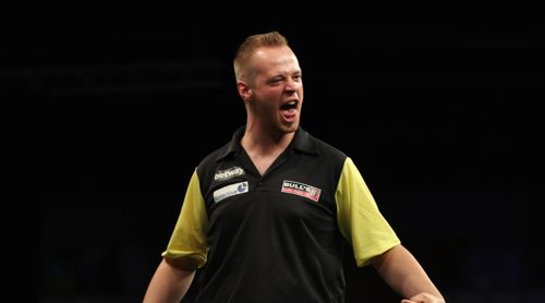 Max Hopp freut sich riesig über den Sieg von Team Deutschland beim World Cup of Darts