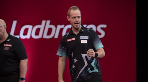 Max Hopp zieht in die zweite Runde des Players Championship ein