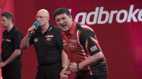Mensur Suljovic entschied ein hochklassiges Duell gegen Peter Wright für sich