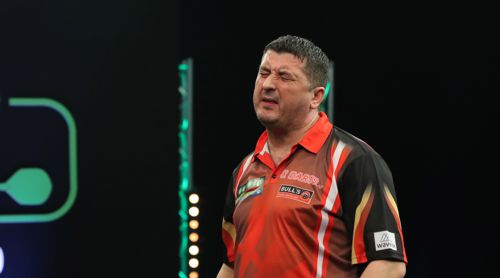 Mensur Suljovic ärgert sich über sein Ausscheiden beim Masters