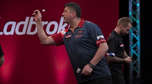 Mensur Suljovic setzte sich knapp gegen Danny Noppert durch