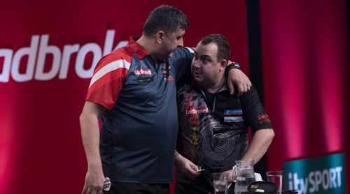 Mensur Suljovic freut sich riesig über seinen Erstrundensieg