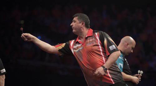 Mensur Suljovic besiegt Rob Cross