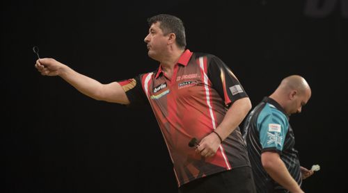 Mensur Suljovic besiegt Weltmeister Rob Cross