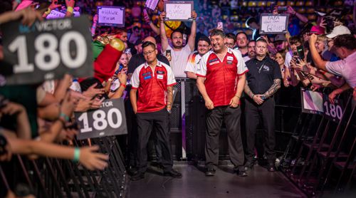 Mensur Suljovic und Rowby-John Rodriguez beim Walk-on