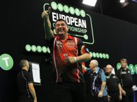 Mensur Suljovic besiegt Phil Taylor