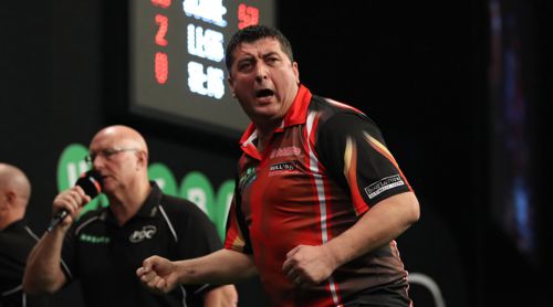 Mensur Suljovic explodiert beim Jubeln förmlich