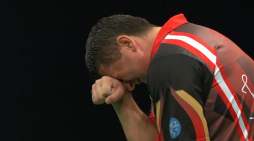 Mensur Suljovic besiegt Phil Taylor bei der Unibet European Darts Championship