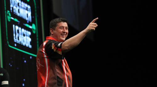 Mensur Suljovic holt am vierten Spieltag der Premier League seinen ersten Sieg