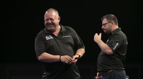 Mervyn King lässt James Wade alt aussehen