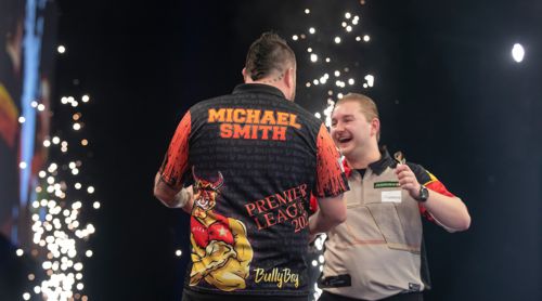 Michael Smith 6:4 Dimitri Van den Bergh