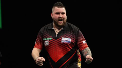 Michael Smith führt die Tabelle der Premier League Darts an