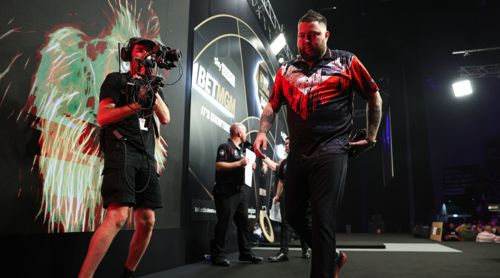 Michael Smith mit Kameramann