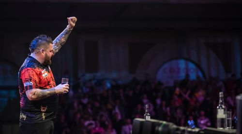 Michael Smith freut sich über den Einzug in das Halbfinale der WM