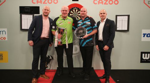 Michael van Gerwen, Rob Cross und zwei weitere Glatzkpfe