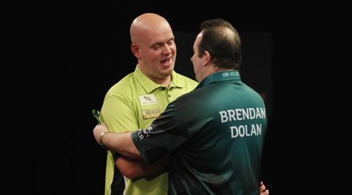 Das Duell mit Brendan Dolan gleicht für Michael van Gerwen einem Spaziergang