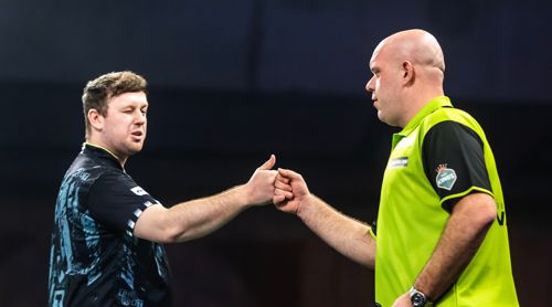 Michael van Gerwen gewinnt einen Krimi gegen Callan Rydz