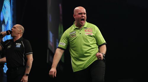 Caller Russ Bray ruft eine weitere 180 für Michael van Gerwen aus