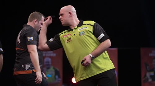 Michael van Gerwen und sein Landsmann Dirk van Duijvenbode