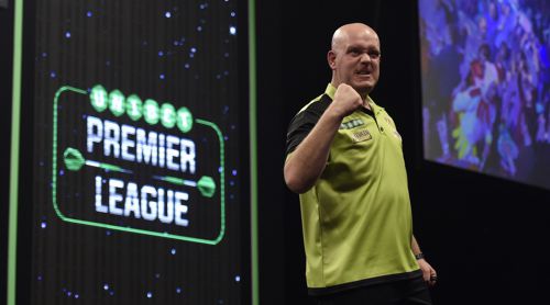 Michael van Gerwen bleibt Spitzenreiter der Premier League Darts