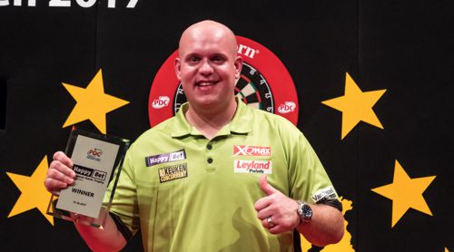 Michael van Gerwen besiegte Rob Cross im Finale der European Darts Trophy mit 6:4 und verteidigt damit seinen Titel