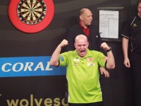 Michael van Gerwen muss nach seiner Leistung gegen Steve Beaton als eindeutiger Favorit auf den Grand Slam Titel gelten