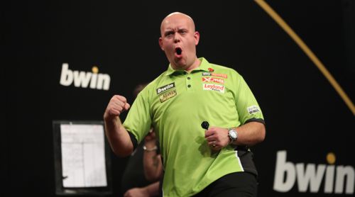 Michael van Gerwen setzte sich in einem Krimi gegen Rob Cross durch