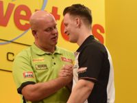 DMichael van Gerwen holte gegen Josh Payne zehn Legs in Folg