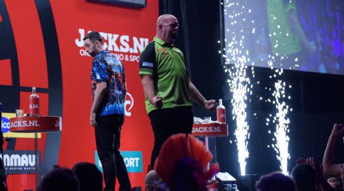 Michael van Gerwen mit dem 9-Darter gegen Luke Humphries