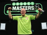 Michael van Gerwen gewann 2018 das Masters zum vierten Mal in Folge Michael van Gerwen gewann 2018 das Masters zum vierten Mal in Folge