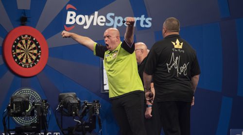 Michael van Gerwen steht im Halbfinale des Grand Prix