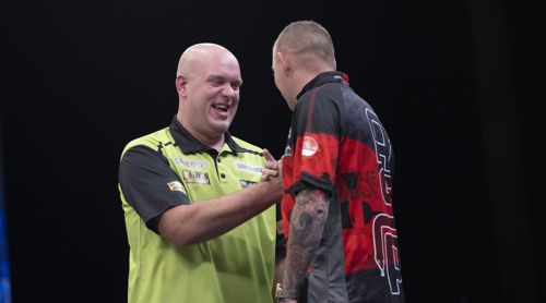 Michael van Gerwen und Nathan Aspinall