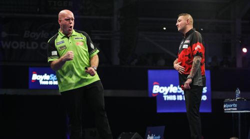 Michael van Gerwen besiegt Nathan Aspinall