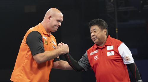 Zwei Legenden: Michael van Gerwen und Paul Lim