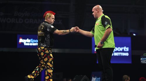 Michael van Gerwen stellt Peter Wright kalt