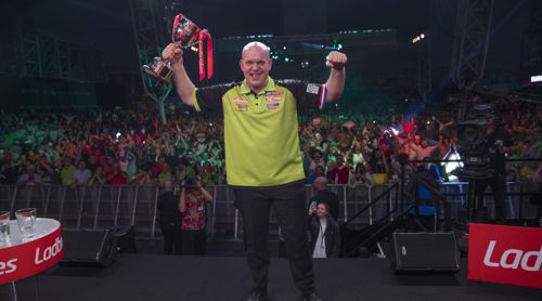 Michael van Gerwen holt die Players Championship Finals zum fünften Mal
