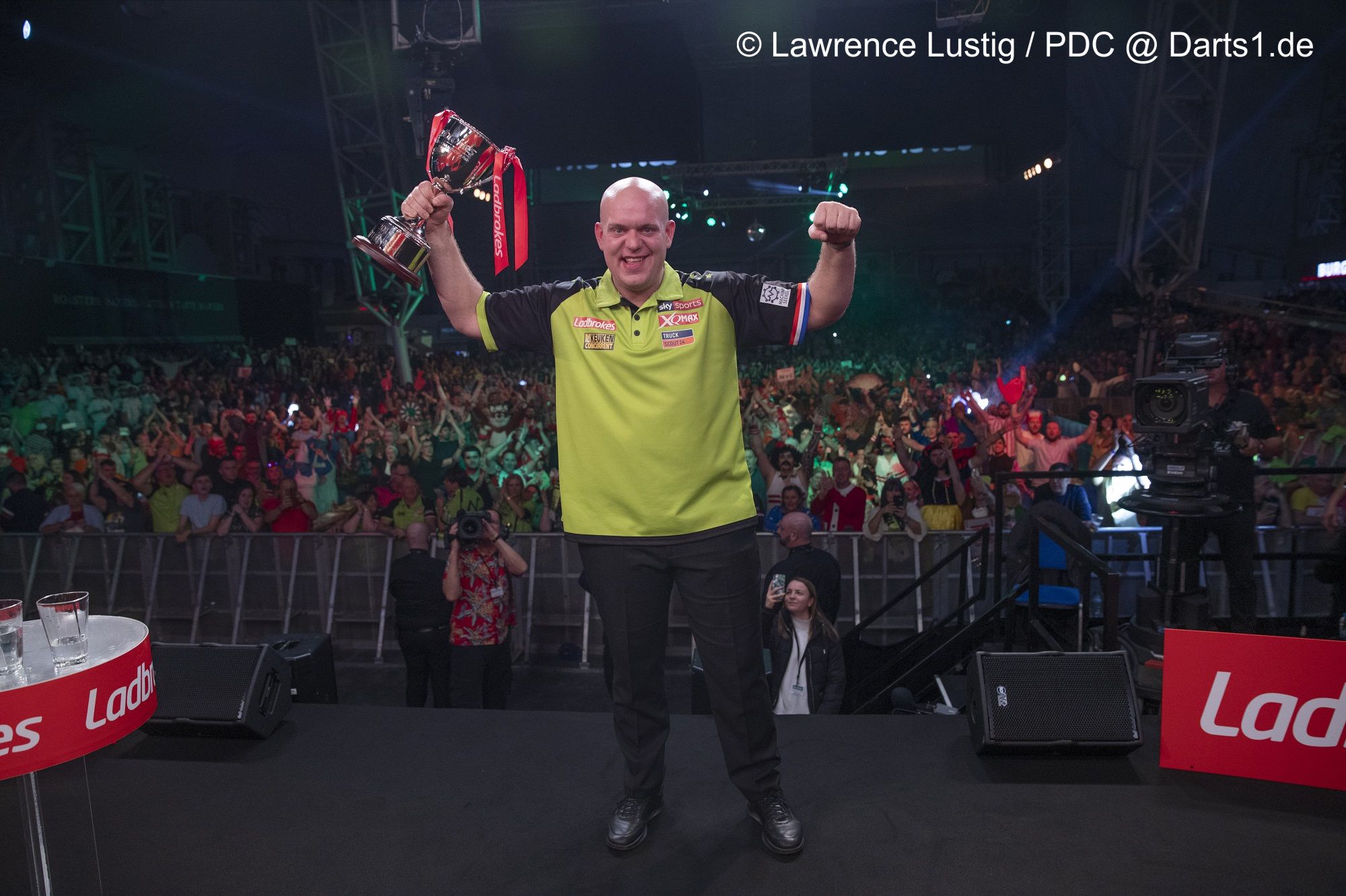 Michael van Gerwen gewinnt Players Championship Finals 2019